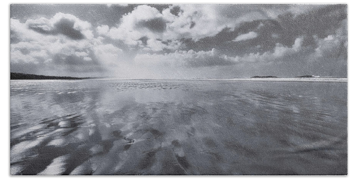 Black And White Photography Bath Towel featuring the photograph Low Tide on Combers Beach by Allan Van Gasbeck