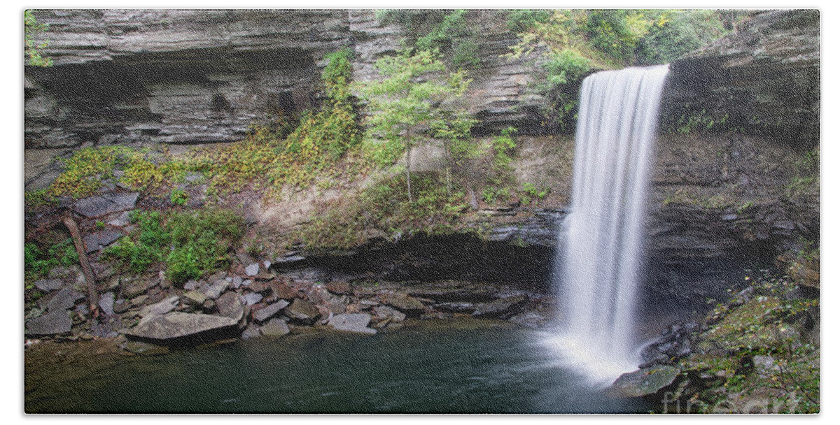 Greeter Falls Bath Towel featuring the photograph Lower Greeter Falls 10 by Phil Perkins