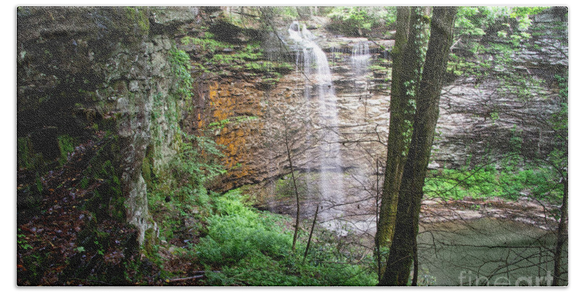 Lower Piney Falls Bath Towel featuring the digital art Lower Piney Falls 11 by Phil Perkins