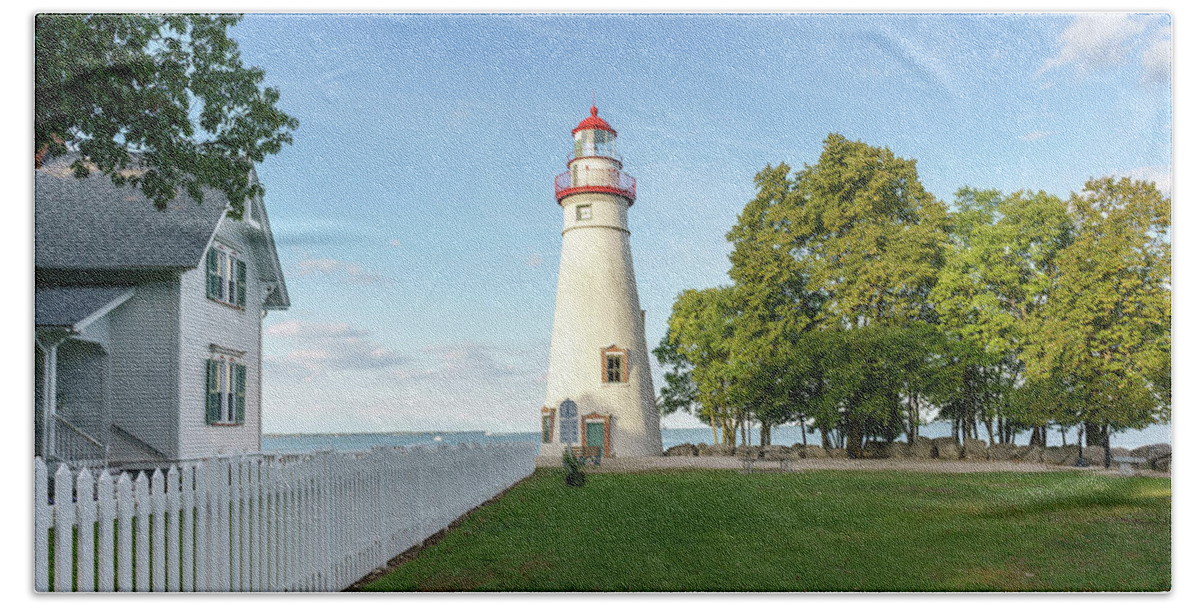 Marblehead Bath Towel featuring the photograph Marblehead Lighthouse and White Picket Fence by Marianne Campolongo