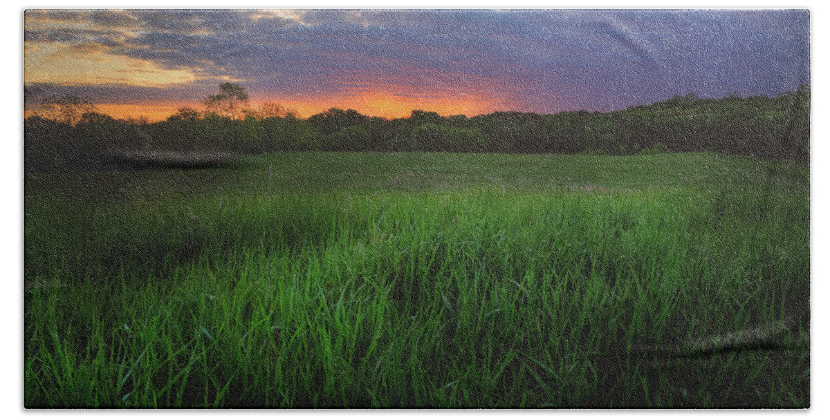 Grass Bath Towel featuring the photograph Meadow Morning by Scott Norris