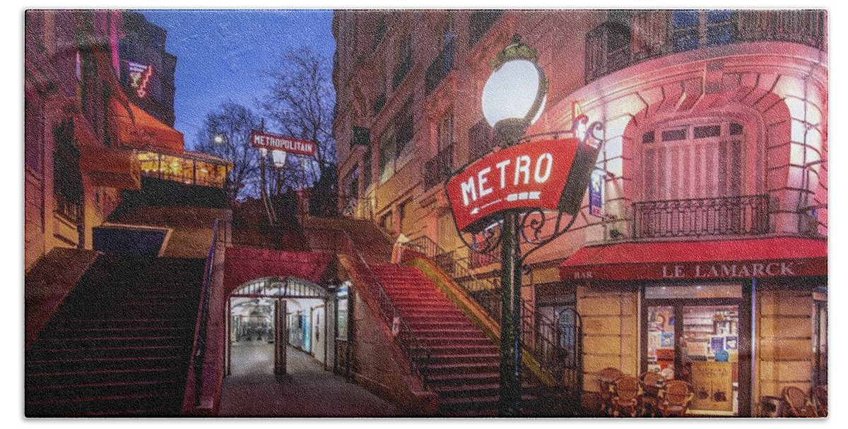 Paris Hand Towel featuring the photograph Metro by Jerome Labouyrie
