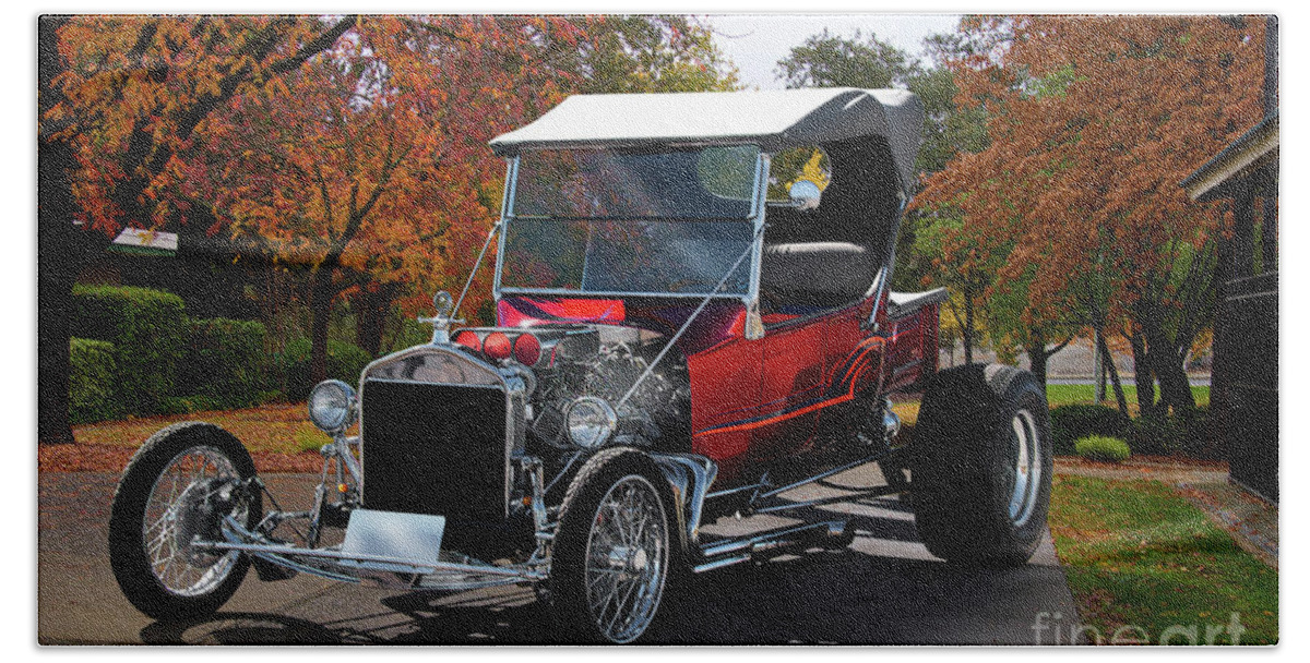 Ford Model T Roadster Pickup Bath Towel featuring the photograph Mickey's Wild Ride by Dave Koontz