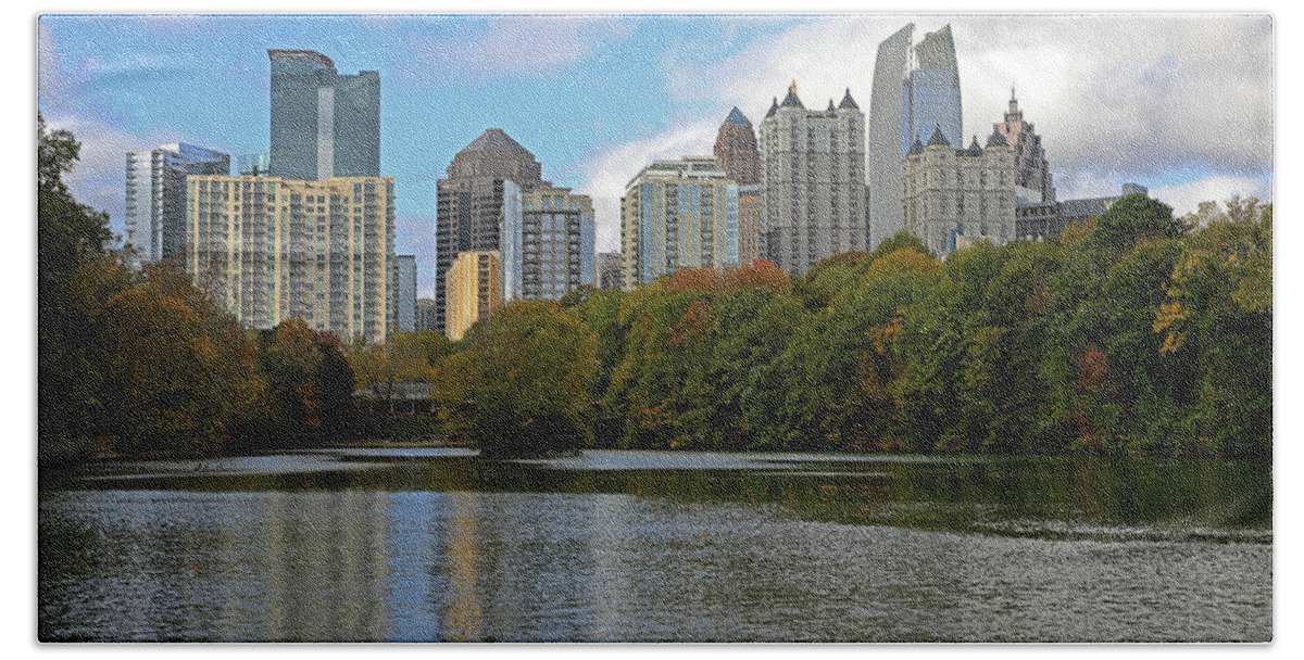 Atlanta Bath Towel featuring the photograph Midtown Atlanta - Piedmont Park by Richard Krebs