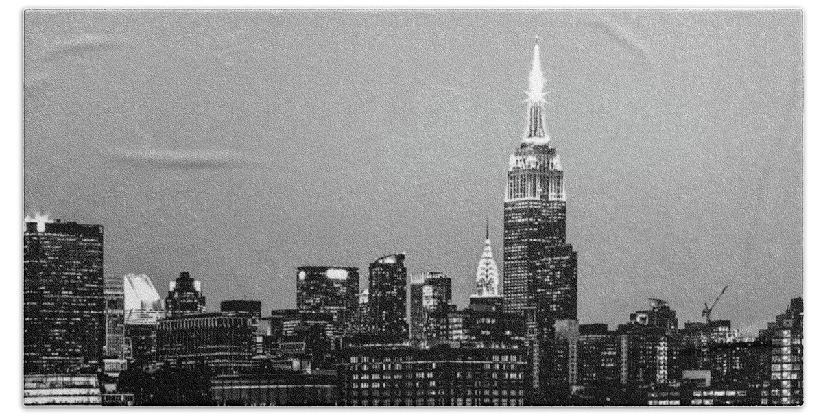 New York City Skyline At Night Bath Towel featuring the photograph Midtown Moods by Az Jackson