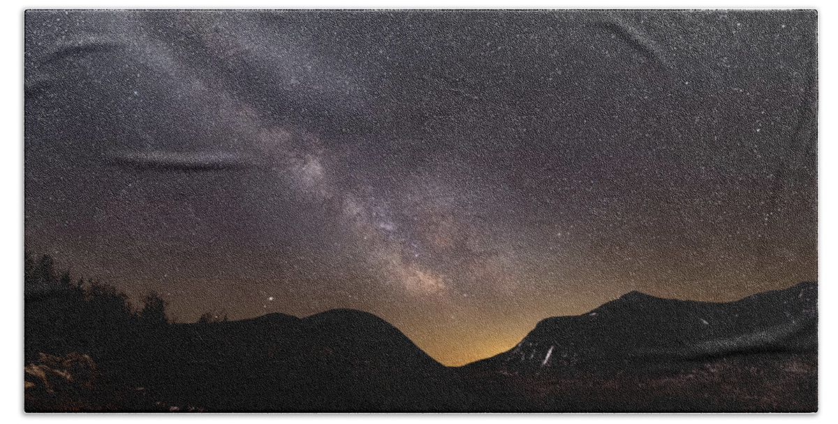 Milky Way Bath Towel featuring the photograph Milky Way on the Kancamagus Highway in the White Mountains by William Dickman