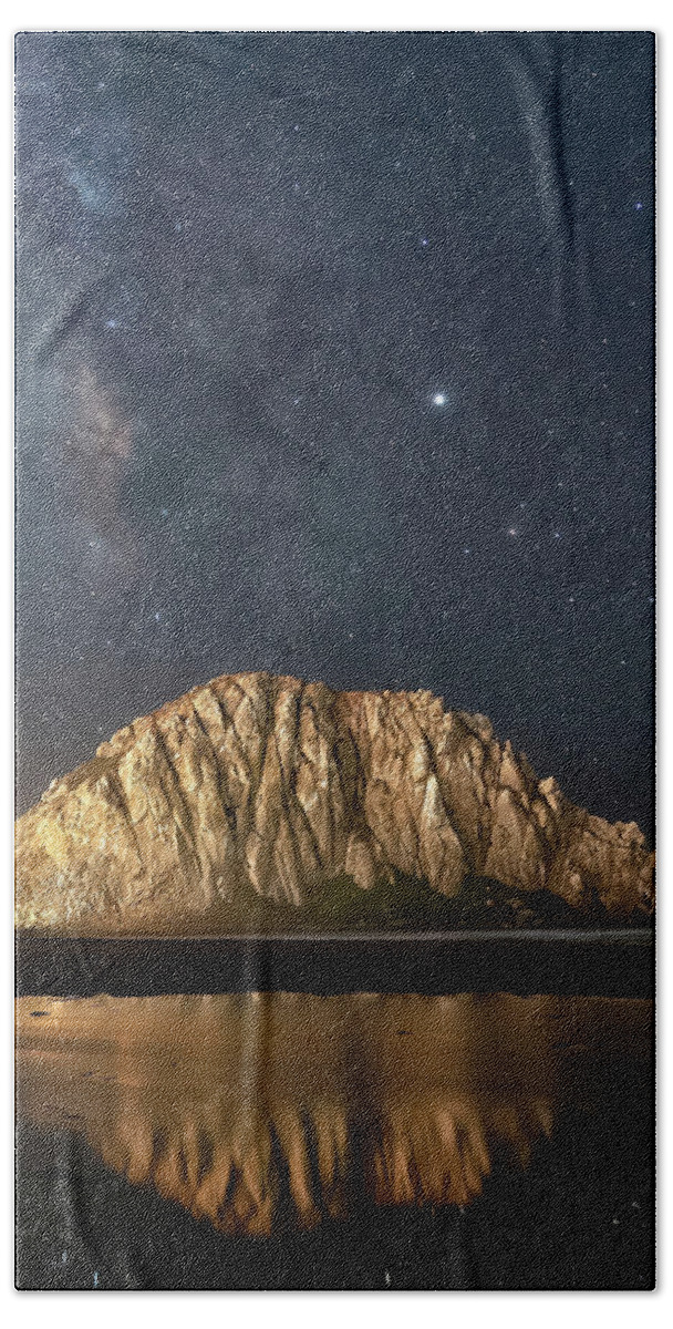 Morro Bay Hand Towel featuring the photograph Milky Way Over The Rock by Beth Sargent