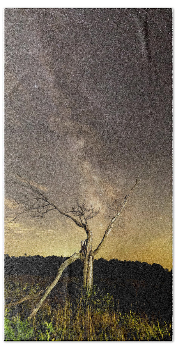 Milky Way Bath Towel featuring the photograph Milky Way by Travis Rogers