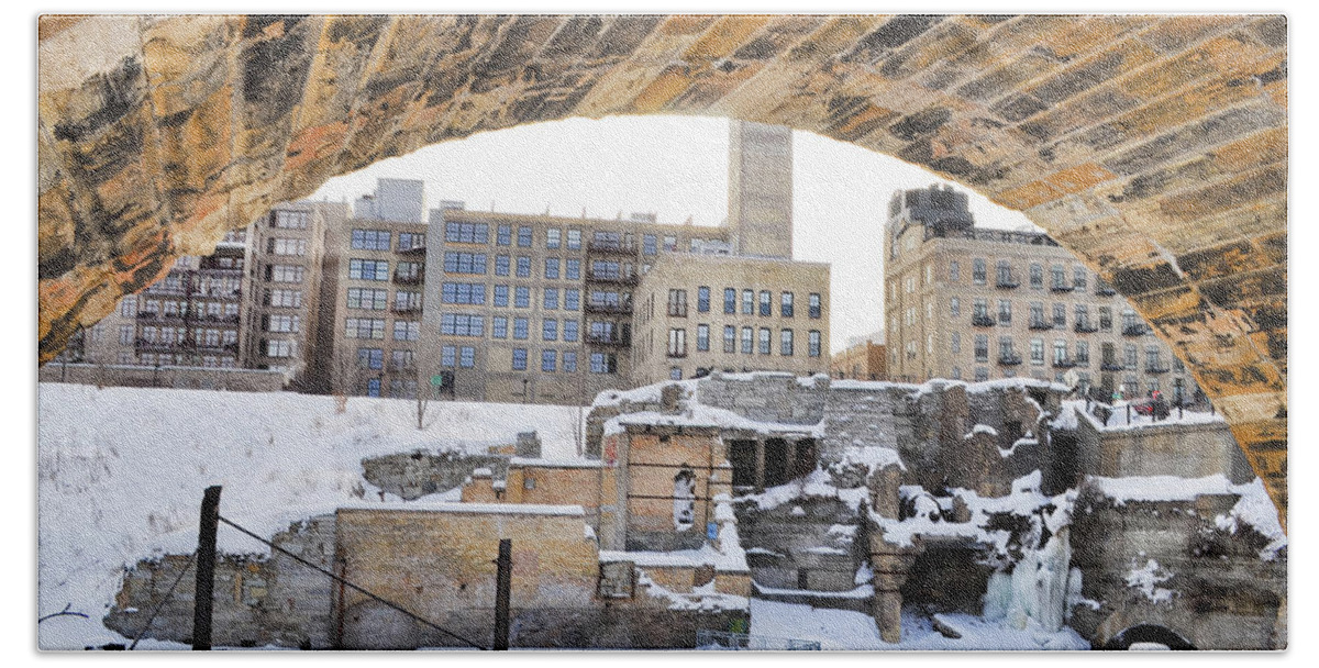 Minneapolis Bath Towel featuring the photograph Mill Ruins Park Winter by Kyle Hanson