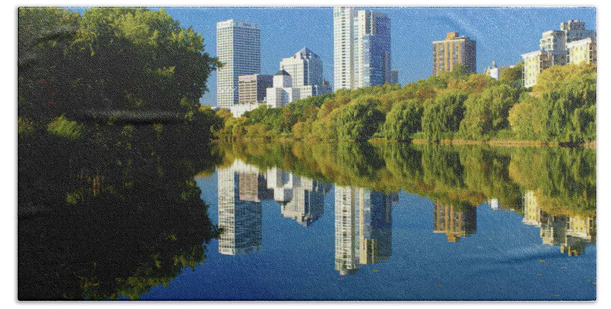 Milwaukee Hand Towel featuring the photograph Milwaukee Reflection by Deb Beausoleil