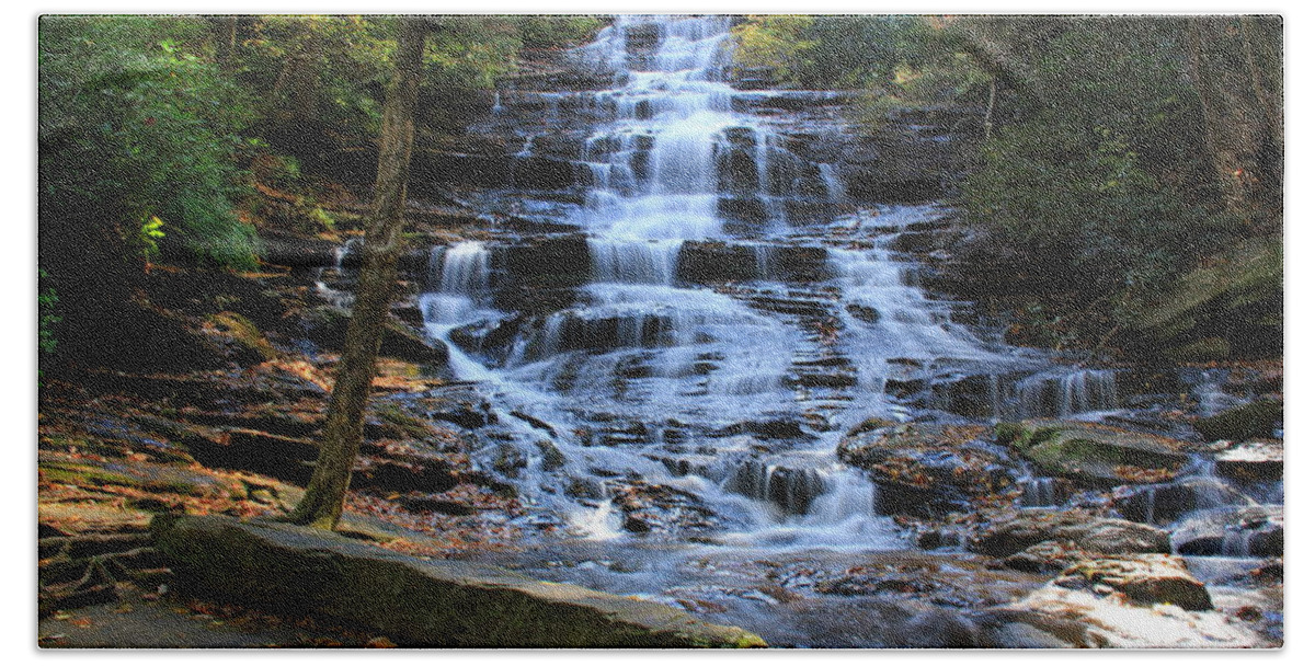 Waterfall Bath Towel featuring the photograph Minnehaha Falls 2 - Georgia by Richard Krebs