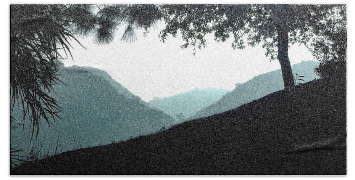 B/w Hand Towel featuring the photograph Misty Mountains by Andrew Lawrence