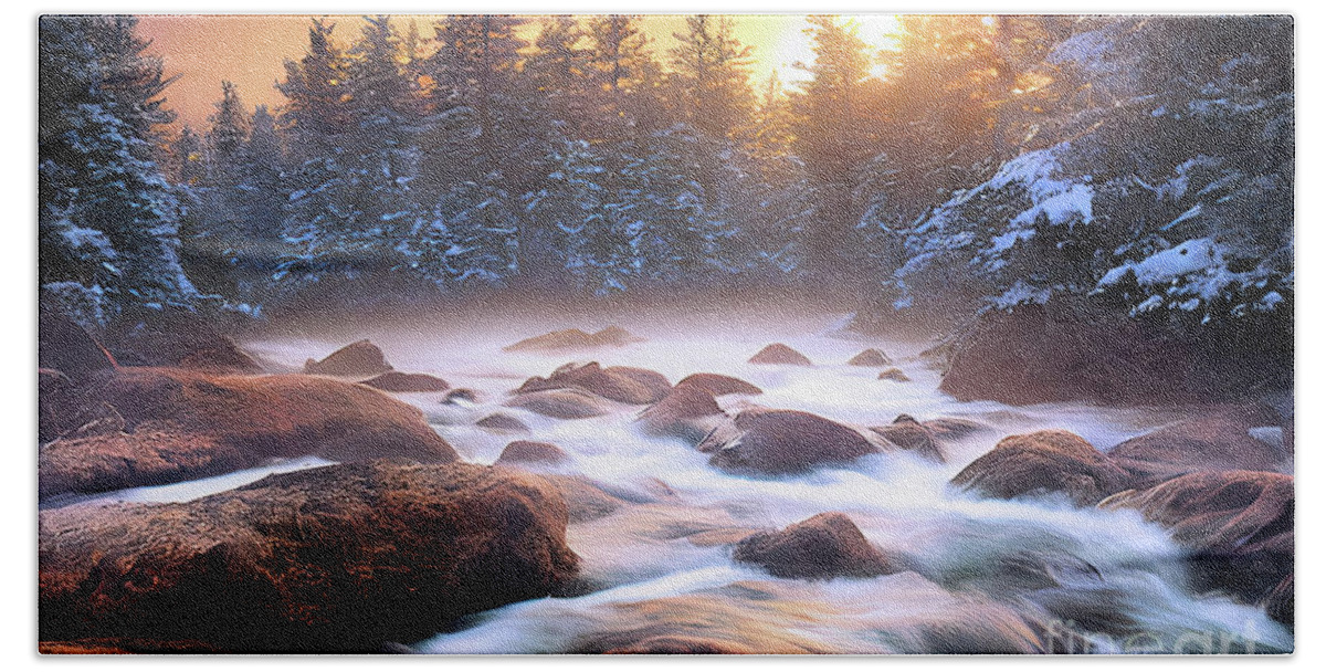Snow Hand Towel featuring the digital art Misty Winter River by Elaine Manley