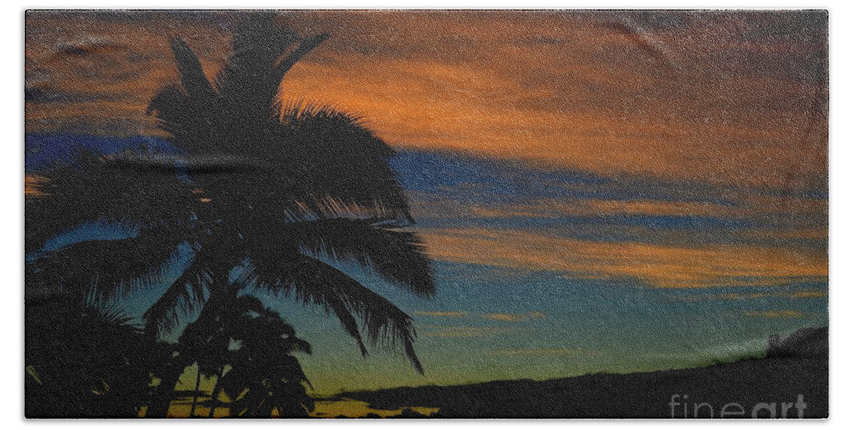 Kauai Sunrises Bath Towel featuring the photograph Moments Before Daybreak by Mary Deal