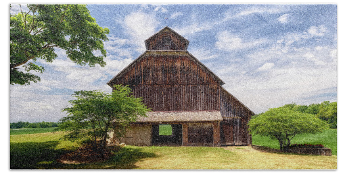 Barn Bath Towel featuring the photograph Monitor Barn - Parke County, Indiana by Susan Rissi Tregoning