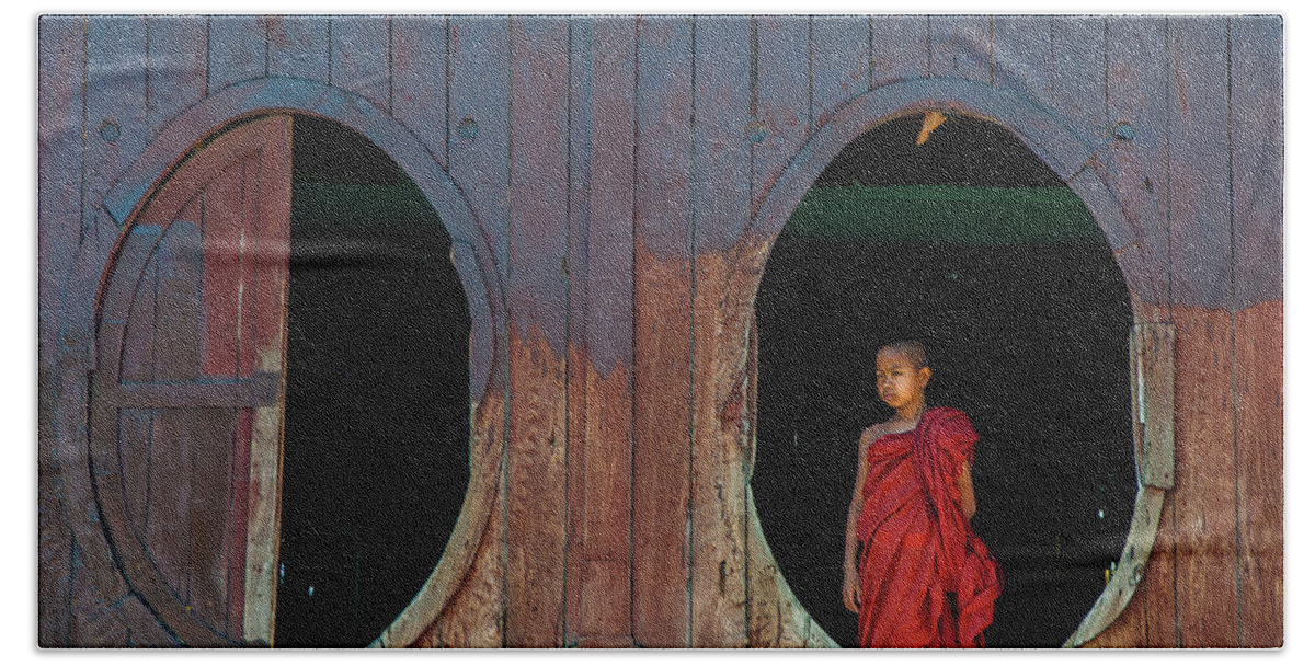 Monk Bath Towel featuring the photograph Monk at Shwe Yan Pyay Monastery by Arj Munoz