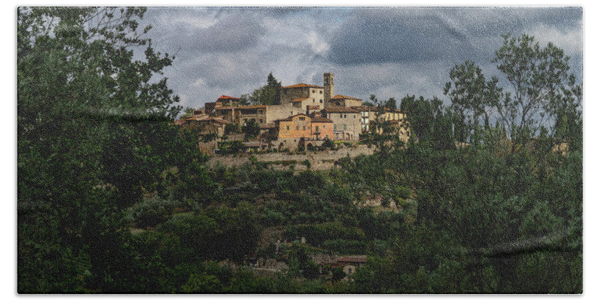 Tuscany Hand Towel featuring the photograph Montefioralle,Italy by Marian Tagliarino