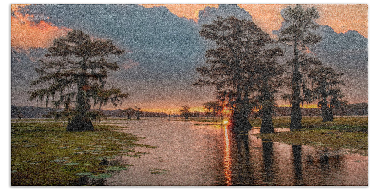 Texas Hand Towel featuring the photograph Morning At Caddo Lake Print by Harriet Feagin
