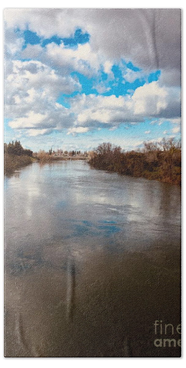 Sacramento Bath Towel featuring the photograph Morning Glory over American River by Paula Joy Welter