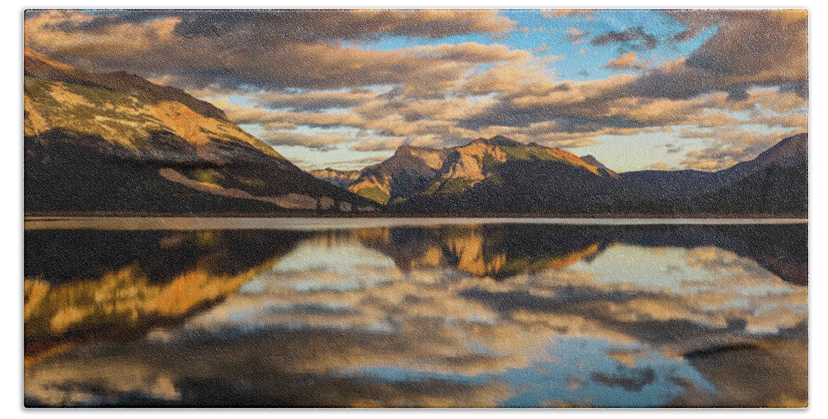 Beautiful Lake Reflection Bath Towel featuring the photograph Morning Mountain Reflections Canada by Dan Sproul