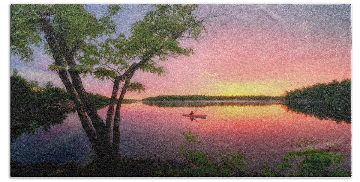Sunrise Bath Towel featuring the photograph Morning Paddling at French River by Henry w Liu