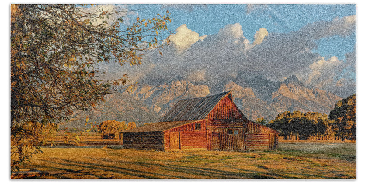 Barn Bath Towel featuring the photograph Moulton's Barn by Jack Bell