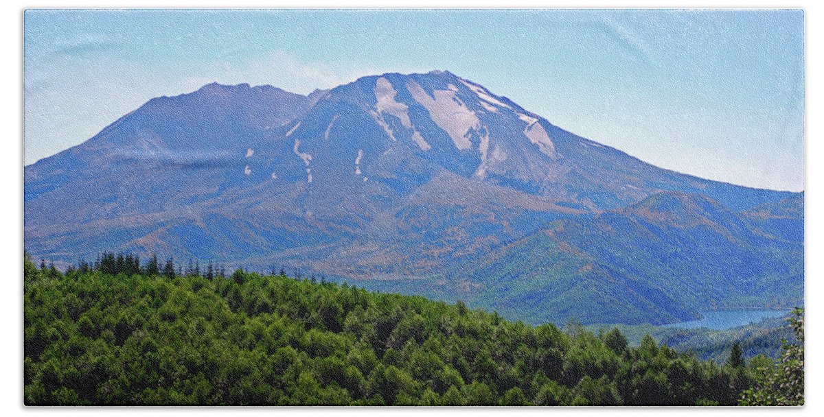Snow Capped Peaks Bath Towel featuring the photograph Mount St. Helens and Castle Lake in August by Connie Fox