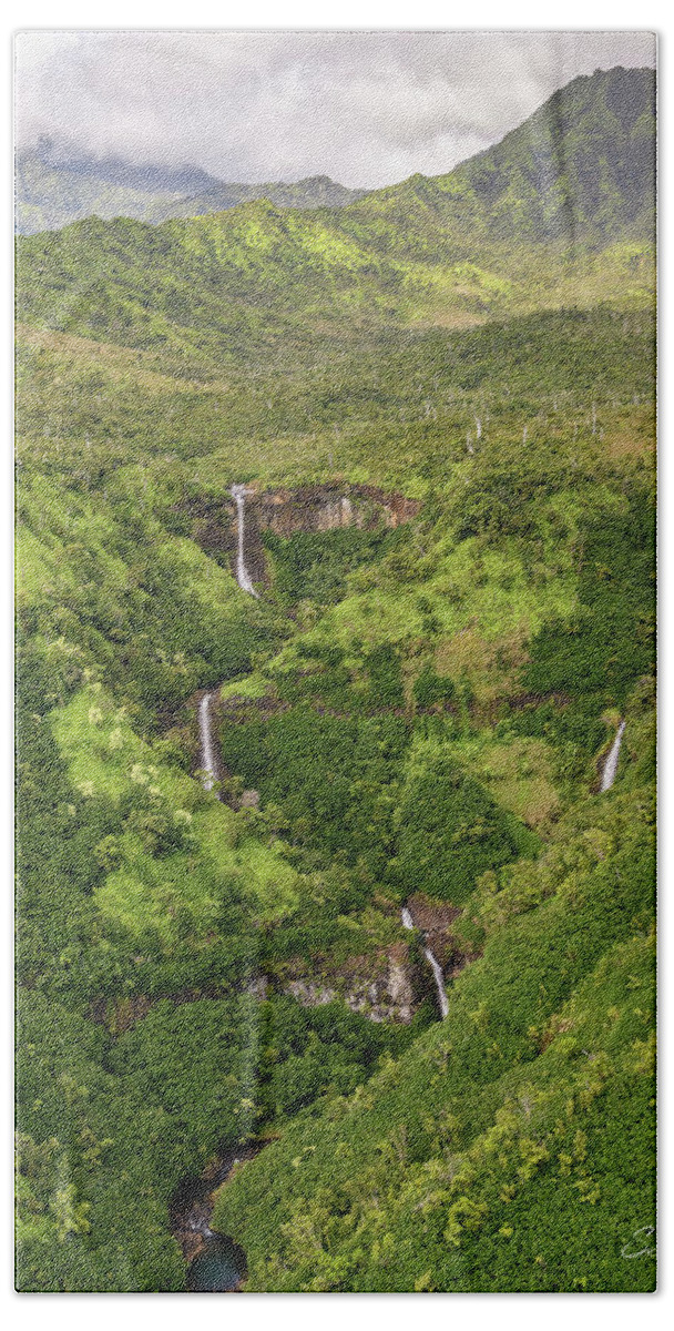 Mount Wai'ale'ale Bath Towel featuring the photograph Mount Wai'ale'ale Waterfalls by Steven Sparks