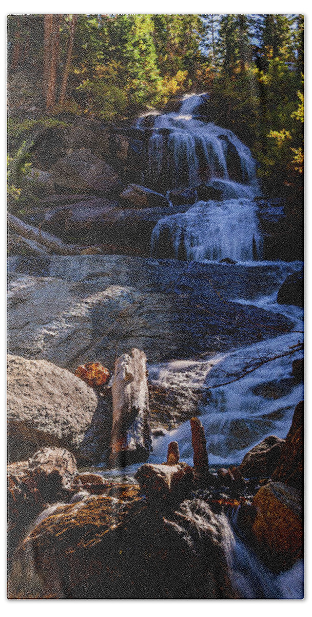 Mount Whitney Bath Towel featuring the photograph Mount Whitney Portal by Ryan Huebel
