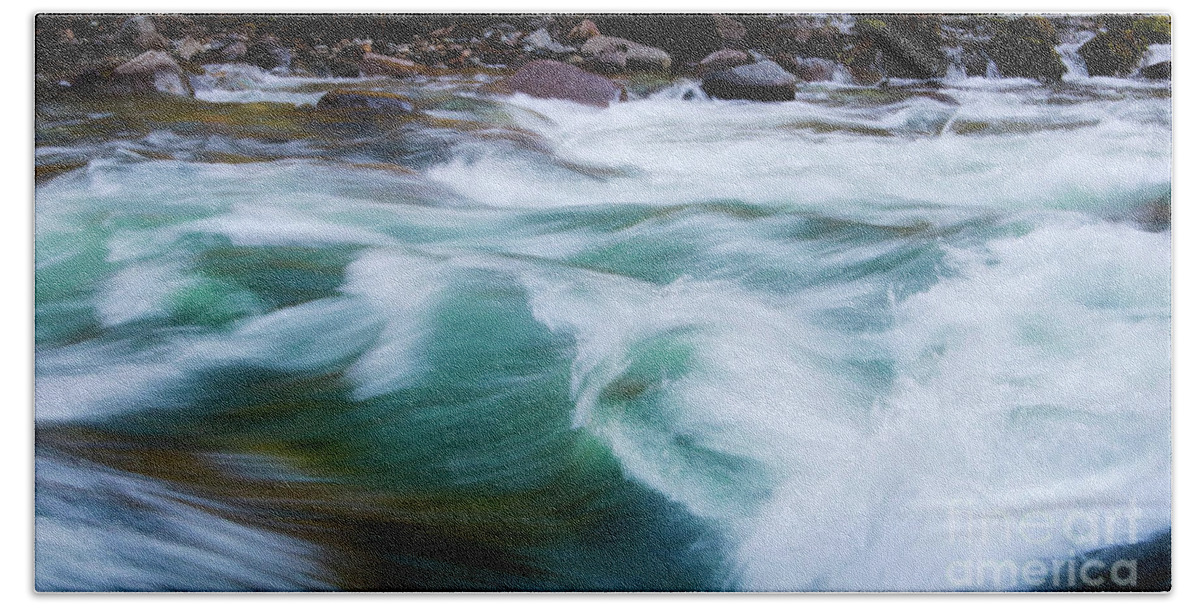 Water Bath Towel featuring the photograph Nature's Art- In Motion by Janie Johnson