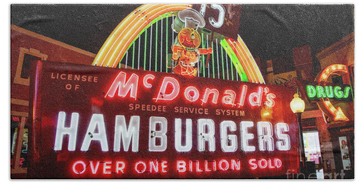 Mcdonalds Hand Towel featuring the photograph Neon McDonalds by Ed Taylor