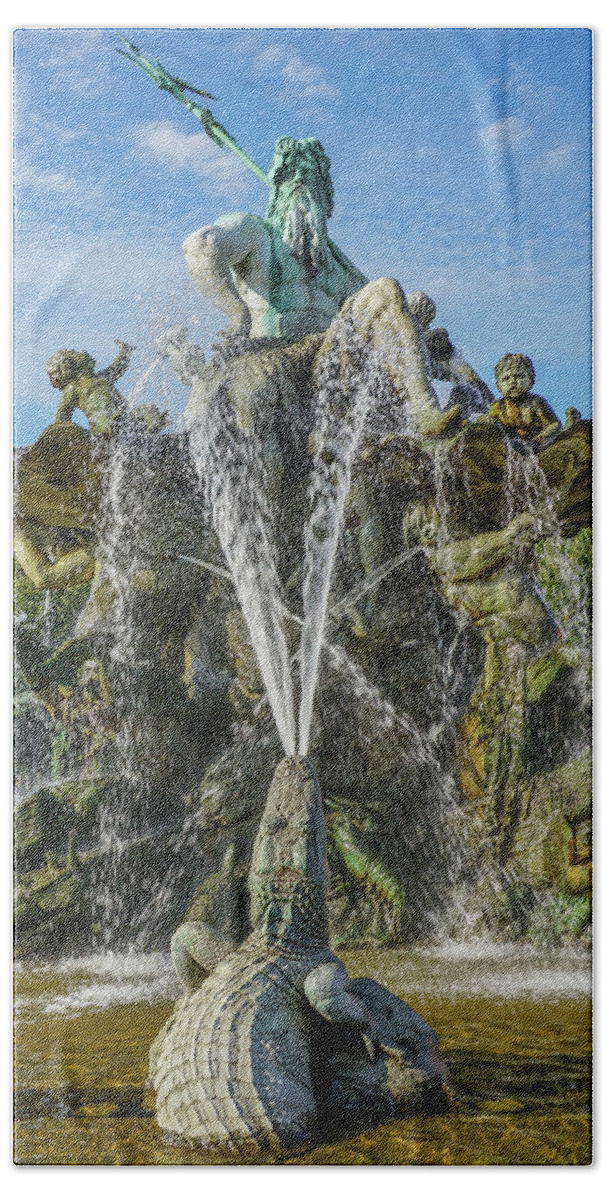 Neptune Hand Towel featuring the photograph Neptune Fountain, Berlin, Germany by WAZgriffin Digital