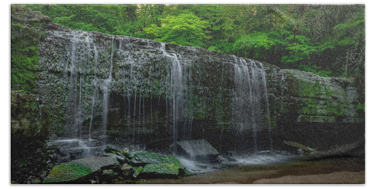Waterfalls Bath Towel featuring the photograph Nerstrand Falls by Kevin Argue