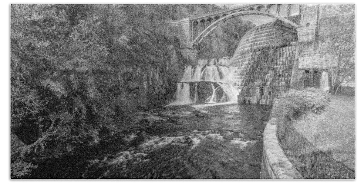 Croton Dam Bath Towel featuring the photograph New Croton Hudson Dam BW by Susan Candelario