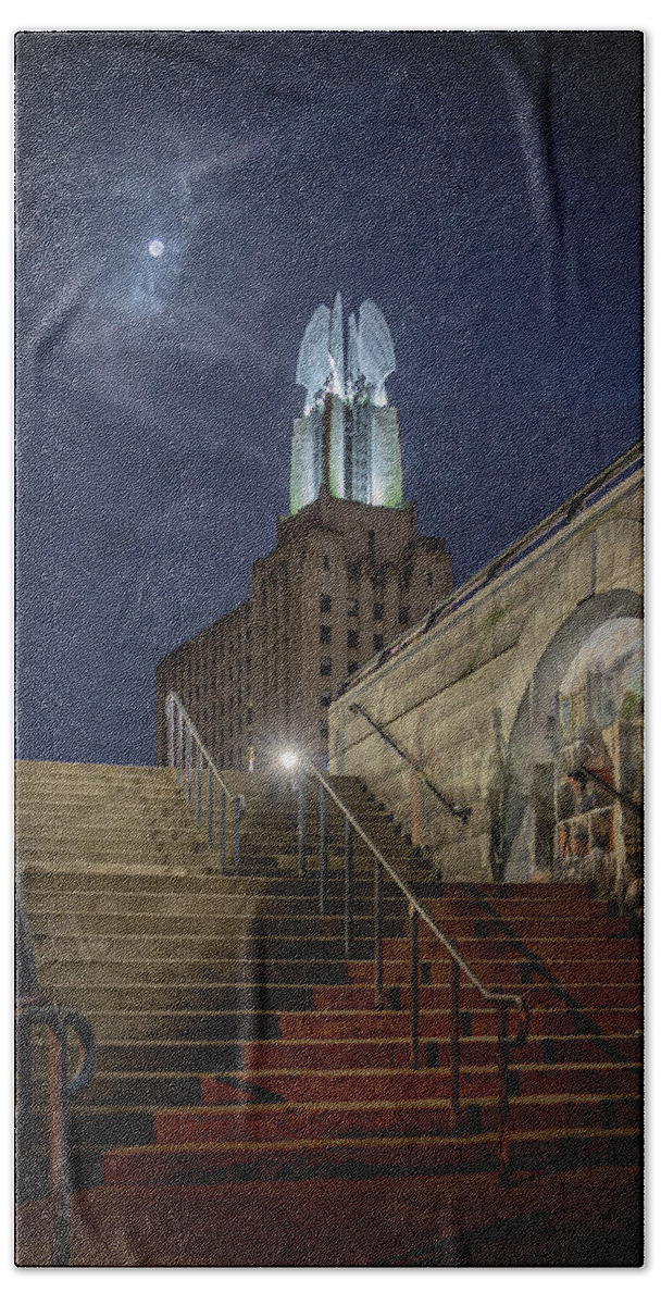 Rochester Bath Towel featuring the photograph New Years Moon by Guy Coniglio