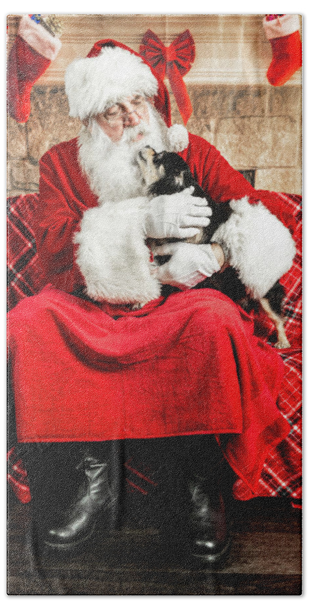 Newt Bath Towel featuring the photograph Newt with Santa 1 by Christopher Holmes