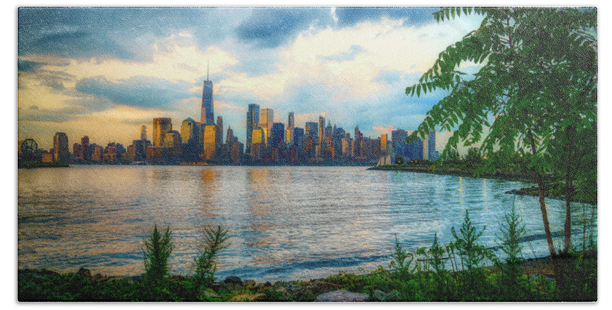 New York City Skyline Bath Towel featuring the photograph Manhattan Skyline at Dusk by Penny Polakoff