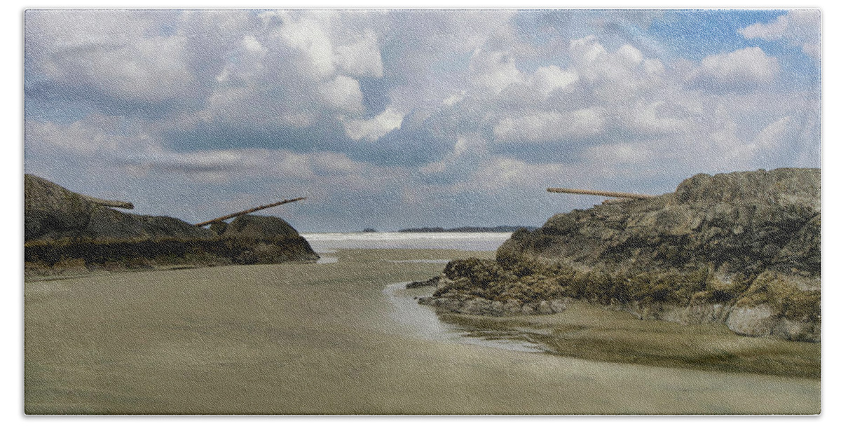Landscape Bath Towel featuring the photograph Ocean Between the Tide by Allan Van Gasbeck