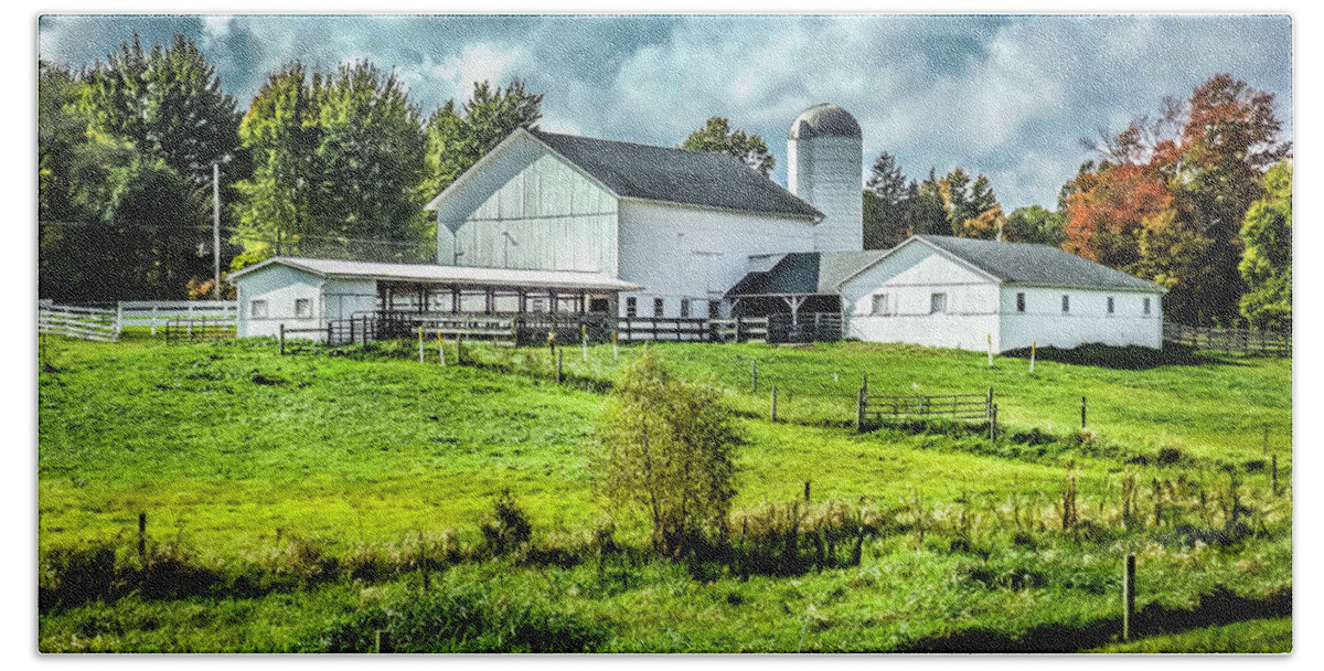 Ohio Bath Towel featuring the photograph Ohio Farm by Joyce Wasser