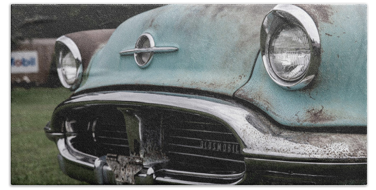 Antique Car Bath Towel featuring the photograph Old Blue by Regina Muscarella