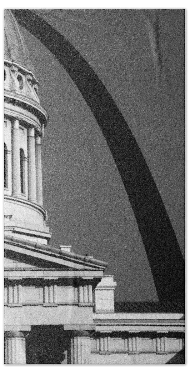 Architecture Bath Towel featuring the photograph Old Courthouse Cupola Gateway Arch St Louis by Patrick Malon