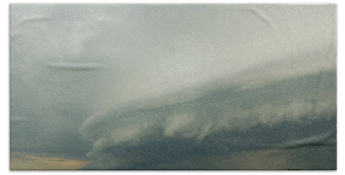 Nebraskasc Bath Towel featuring the photograph Ominous Nebraska Outflow 022 by NebraskaSC