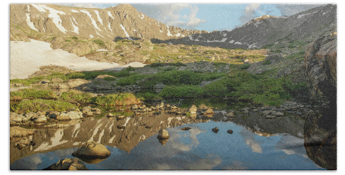 Breckenridge Bath Towel featuring the photograph Pacific Peak Reflection 2 by Aaron Spong