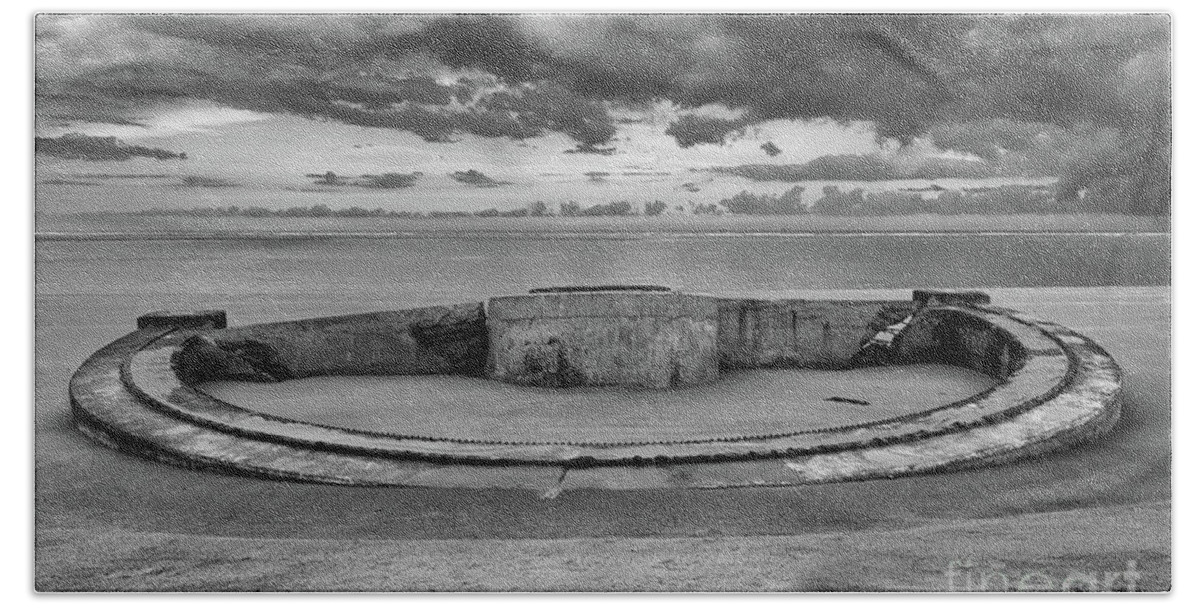 Historic Military Apparatus Bath Towel featuring the photograph Panama Mount Gun Turret - Sullivan's Island SC by Dale Powell