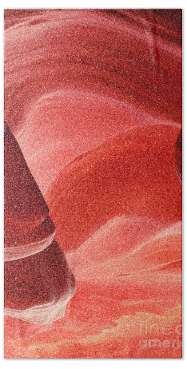 Dave Welling Bath Towel featuring the photograph Pink Sandstone Detail Lower Antelope Slot Canyon Arizona by Dave Welling