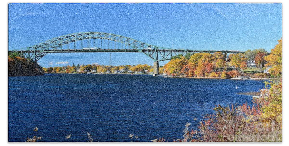 Maine Bath Towel featuring the photograph Piscataqua River Bridge by Steve Brown