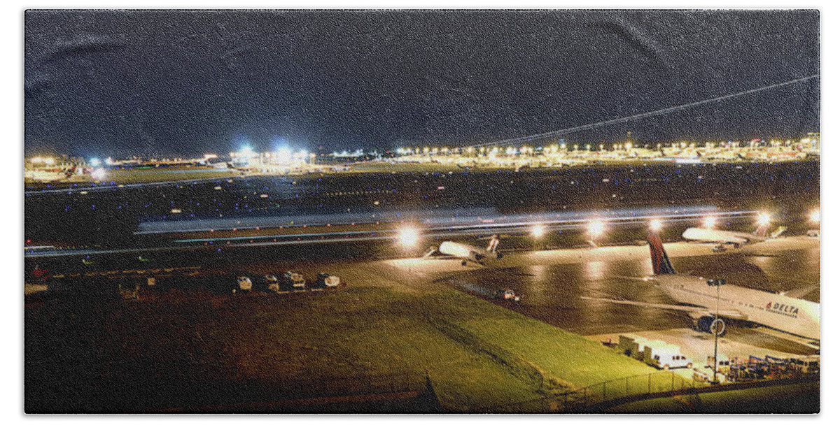 Planes Hand Towel featuring the photograph Planes at night by Dmdcreative Photography