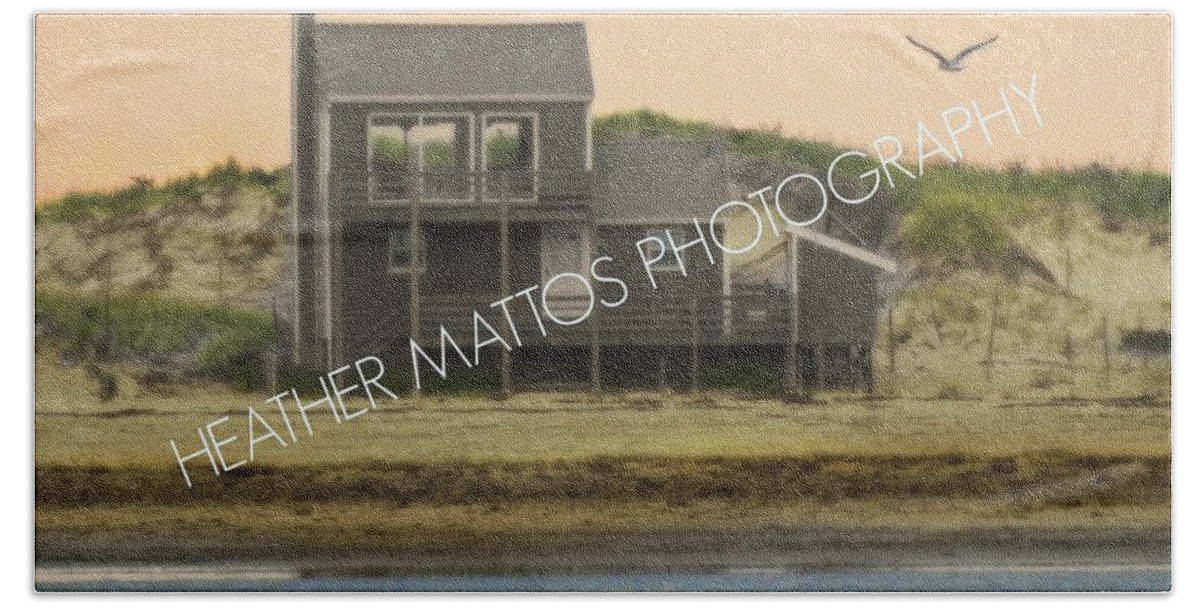 Plymouth Bath Towel featuring the photograph Plymouth Summer House by Heather M Photography
