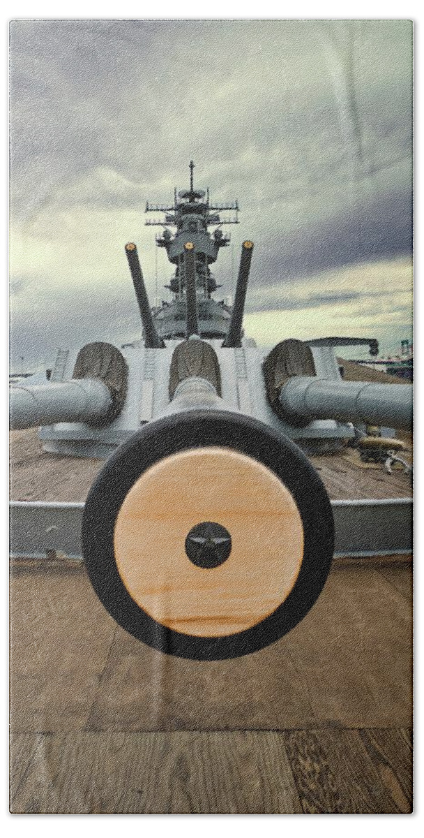 Uss Iowa Bath Towel featuring the photograph Point Blank by American Landscapes