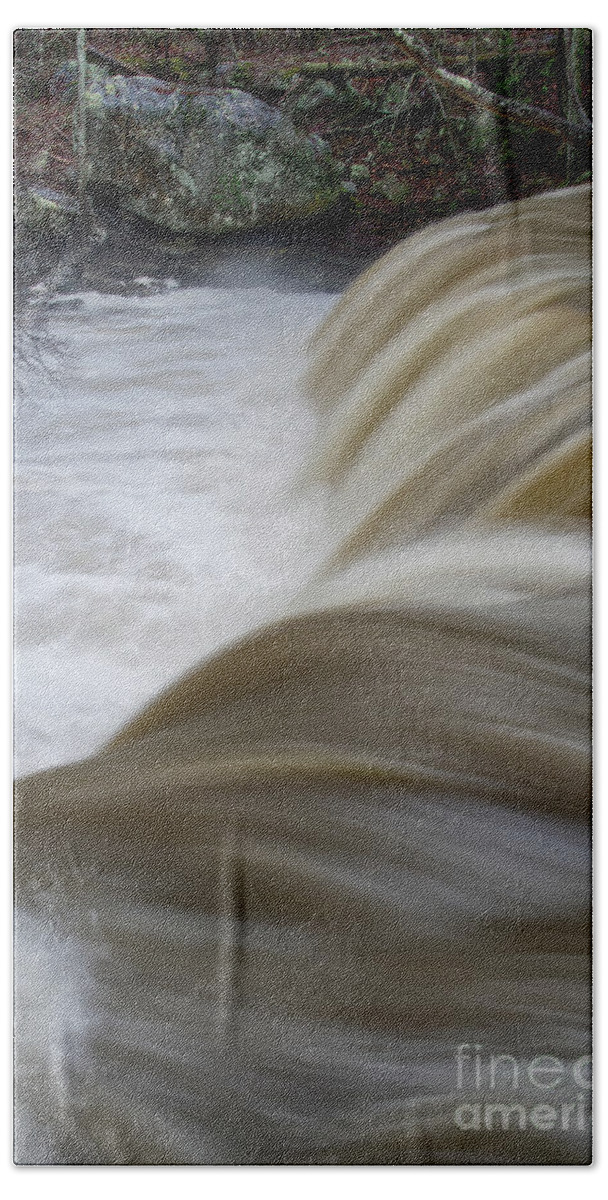 Waterfall Bath Towel featuring the photograph Potter's Falls 15 by Phil Perkins